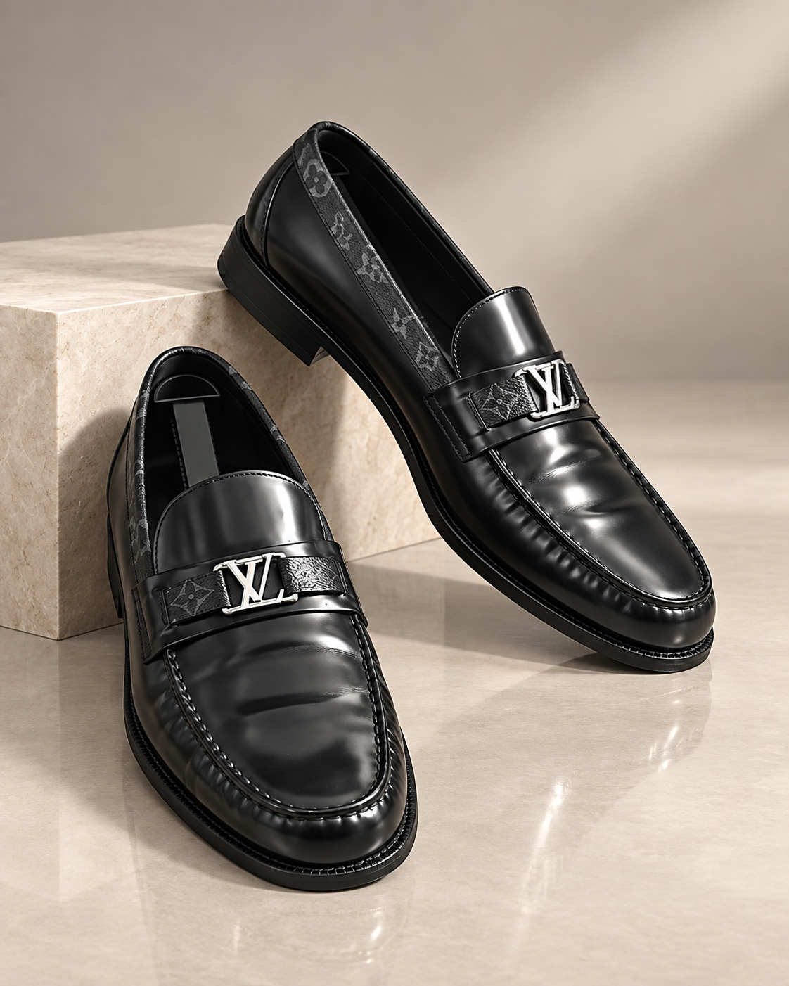 Louis Vuitton — Louis Vuitton black Shoes (Size EU 43, Like new)