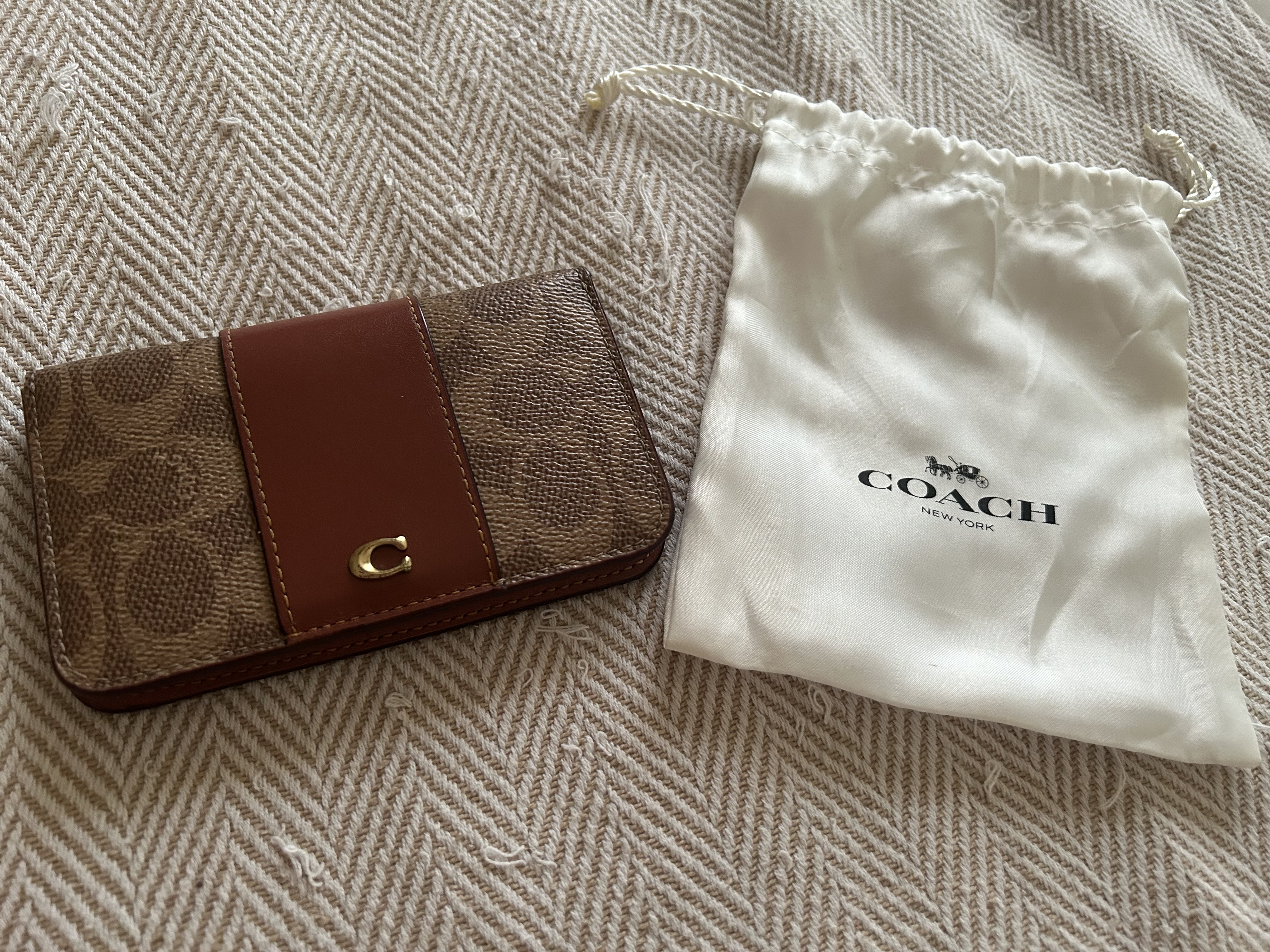 Coach — Coach Brown Accessory (Like new)