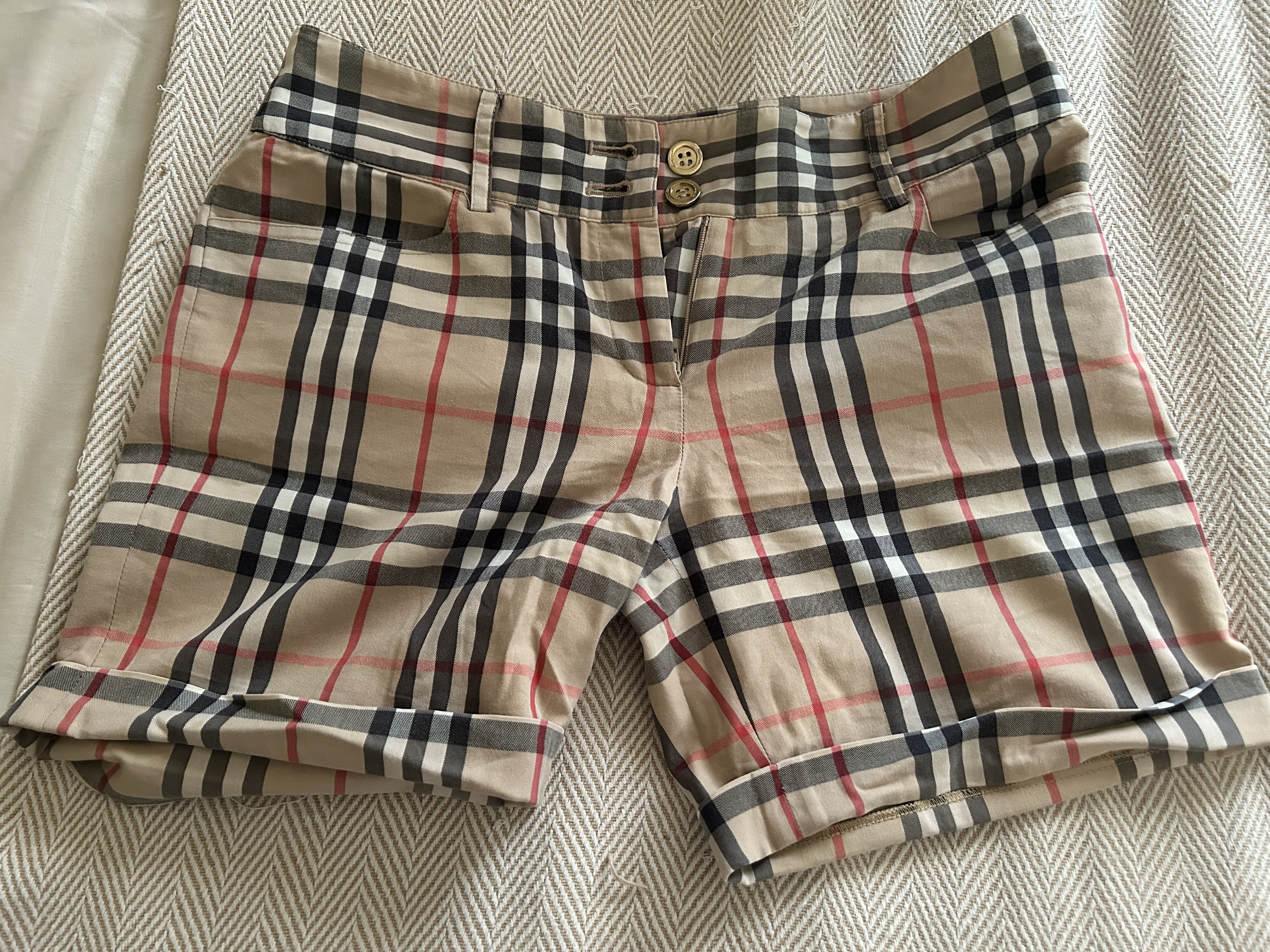 Burberry — Burberry Nova Check Plaid Shorts (Good)