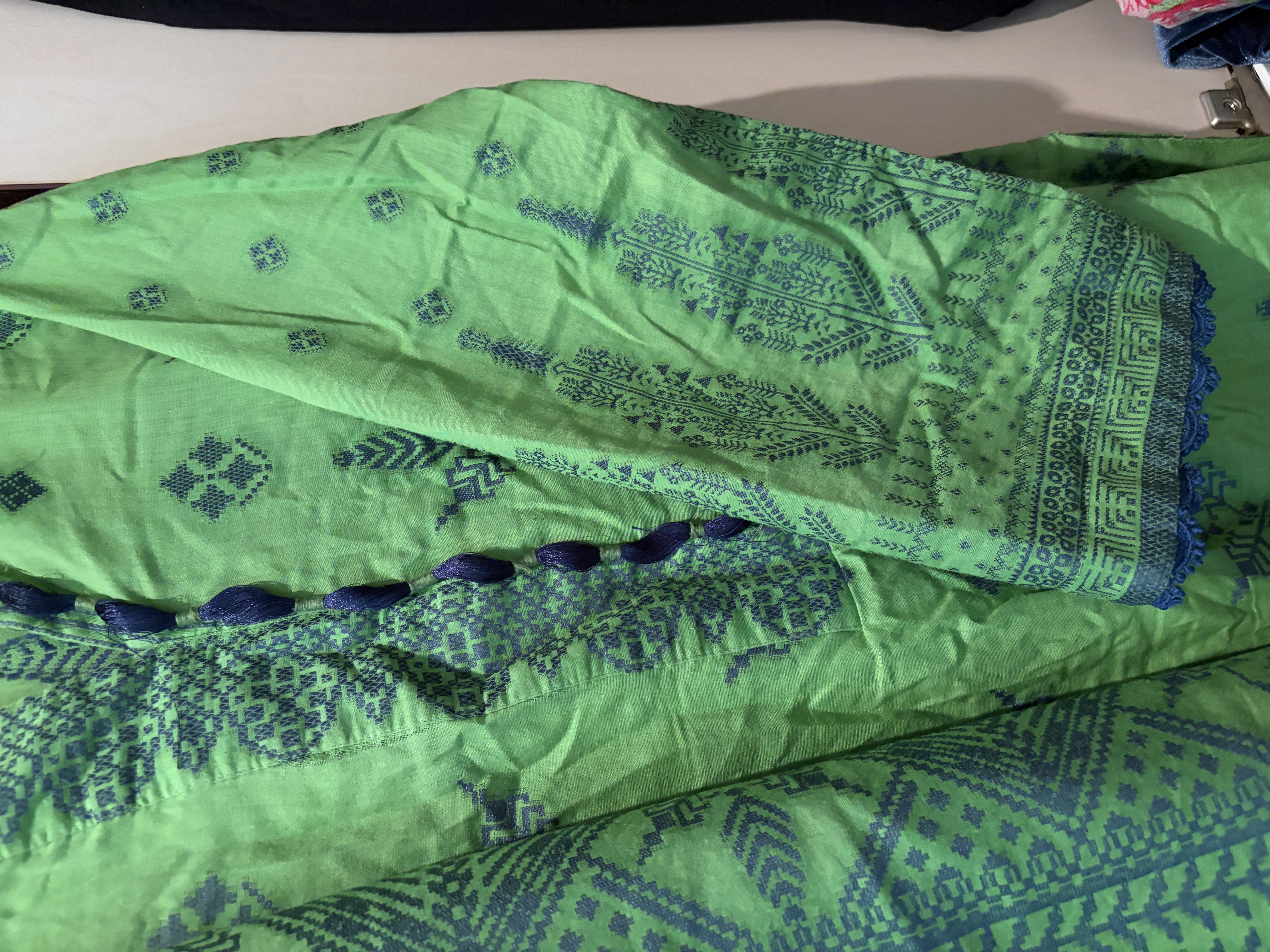 & Other Stories — Green Printed Kurti Top — Navy Details Pakistani shirt and dupatta (Size M, Good)