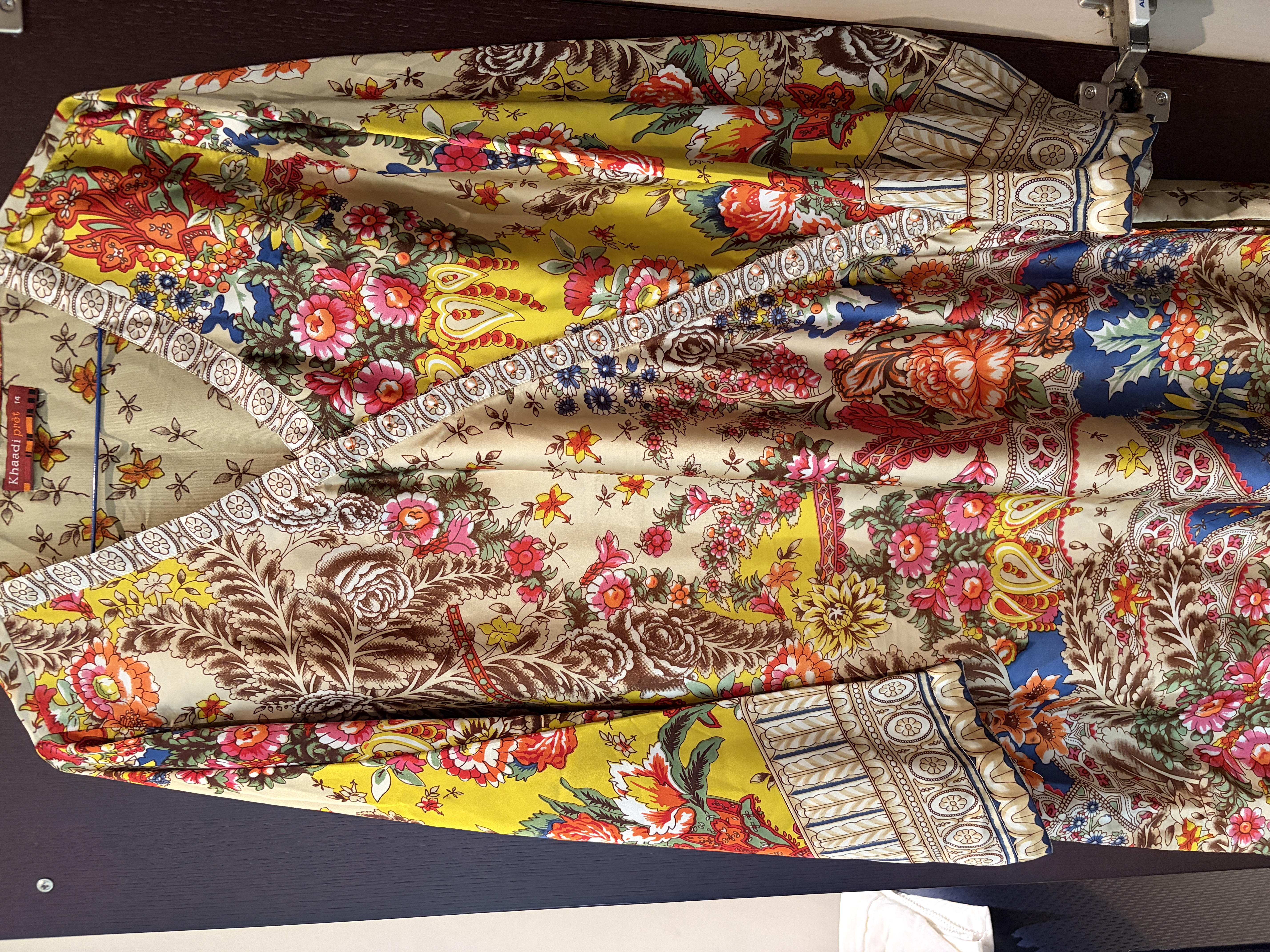 Khaadi — Khaadi silk Floral Print V-Neck Tunic Top (Size 14, Good)
