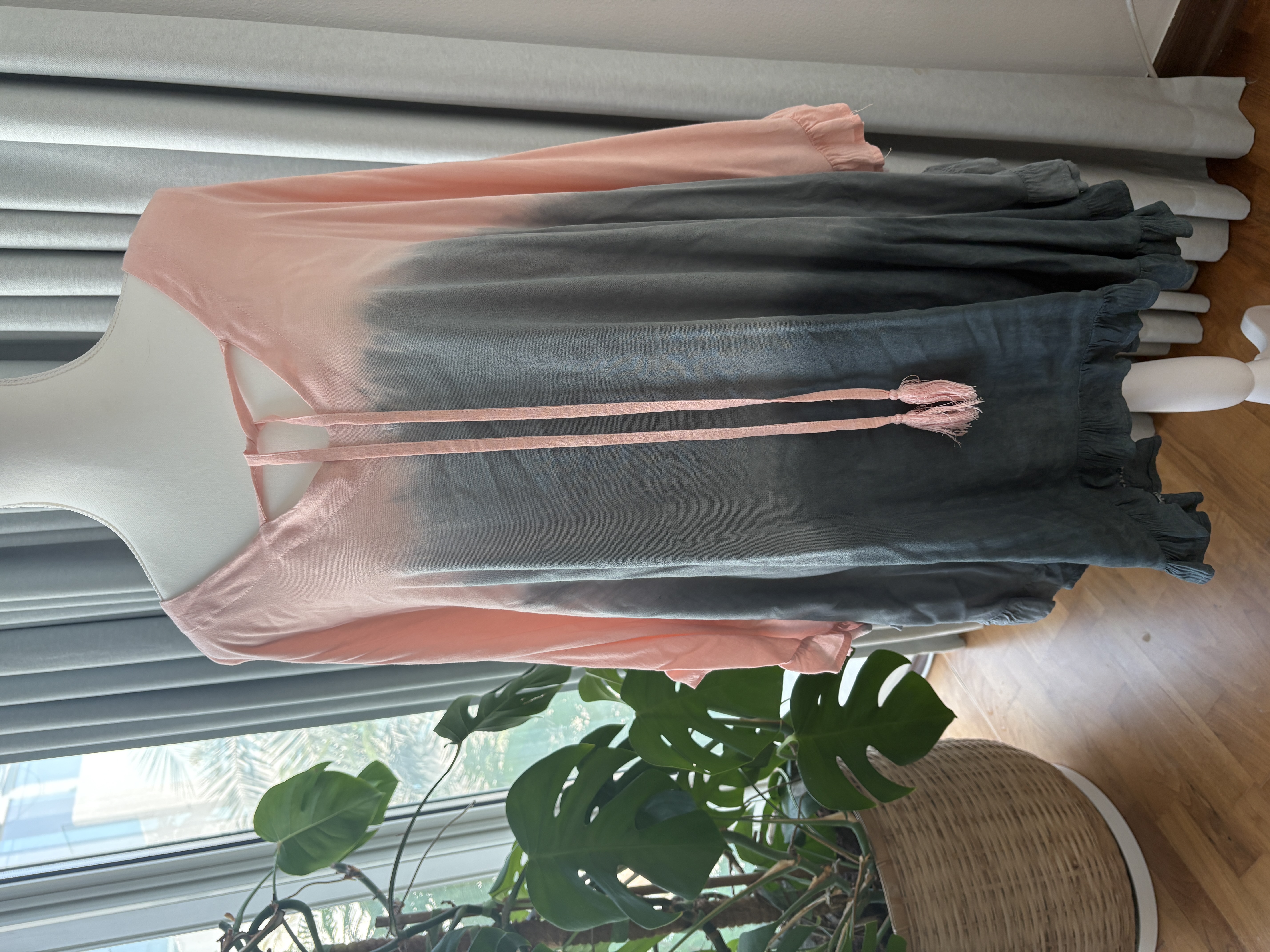 Other — Pink & Grey Ombre Ruffle Hem Dress (Like new)