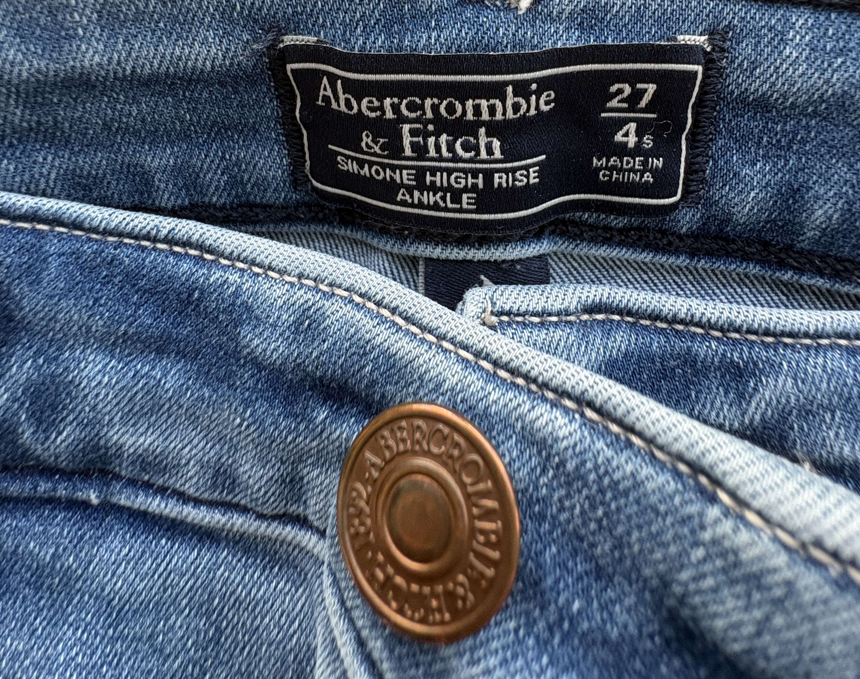 Abercrombie & Fitch — Abercrombie & Fitch Simone High Rise Ankle Jeans (Good)