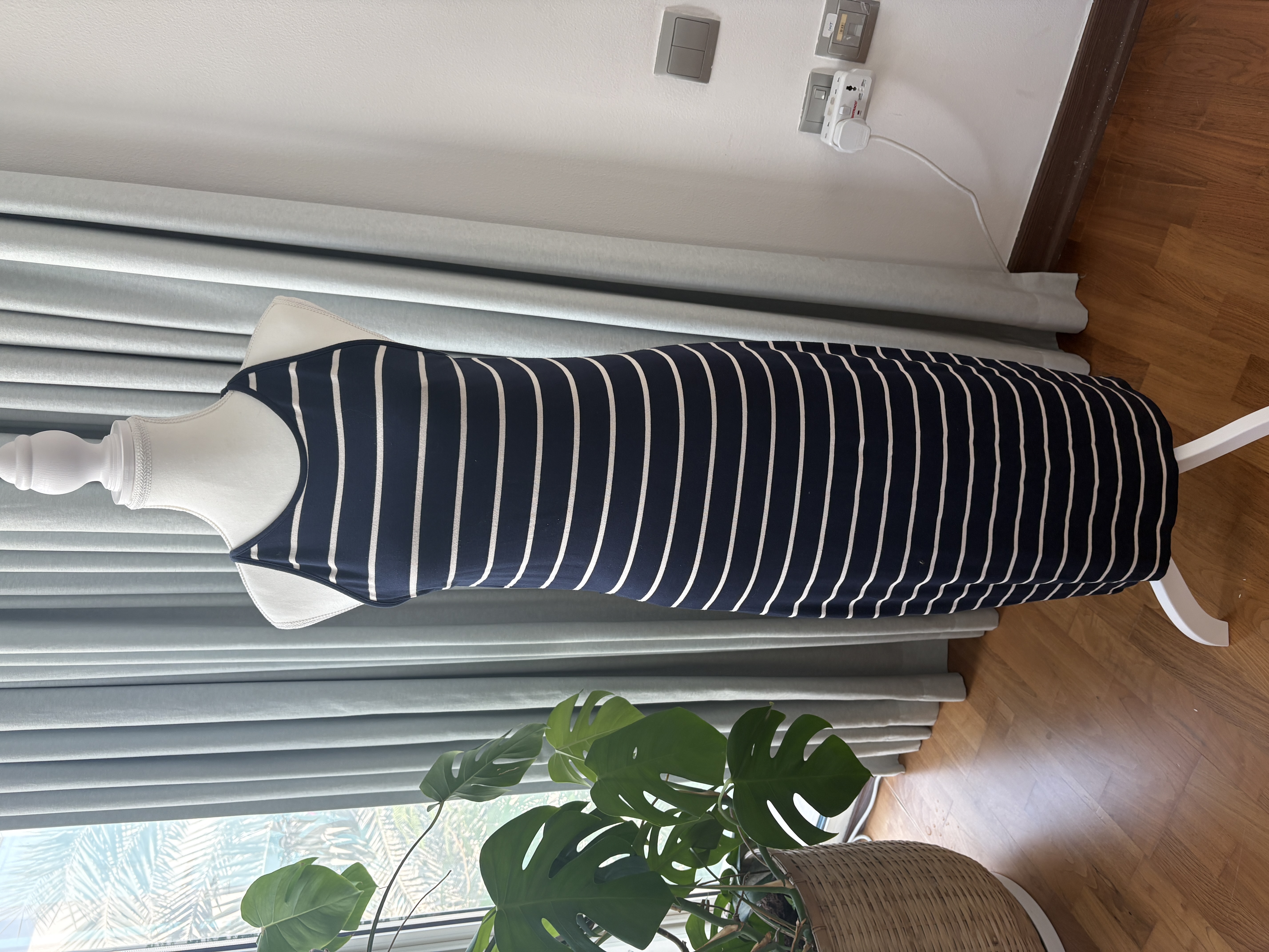 Ted Baker — Striped Bodycon Midi Dress — Navy & White (Good)