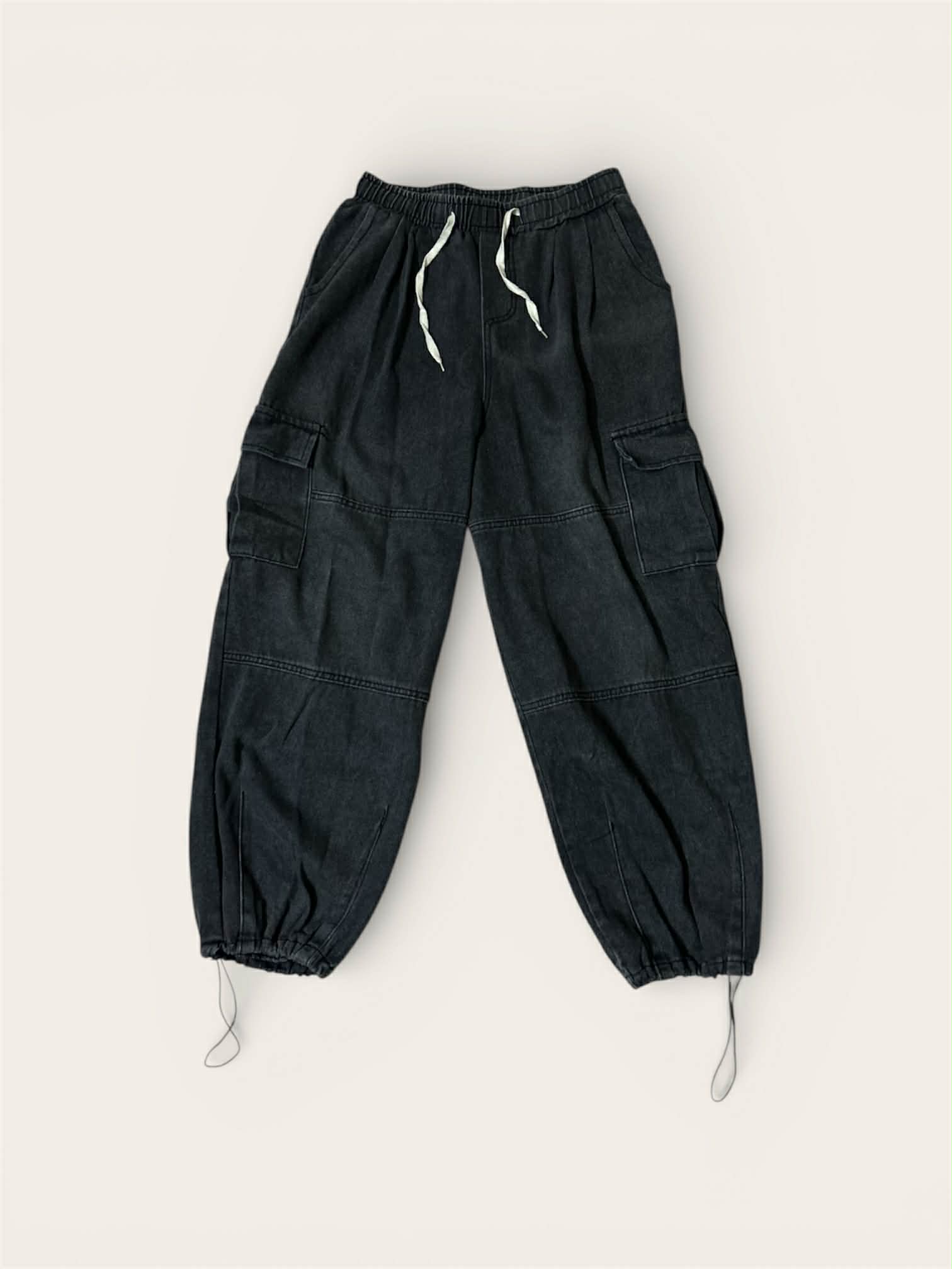 Unbranded — Dark Washed Cargo Parachute Pants (المقاس L, جيد)
