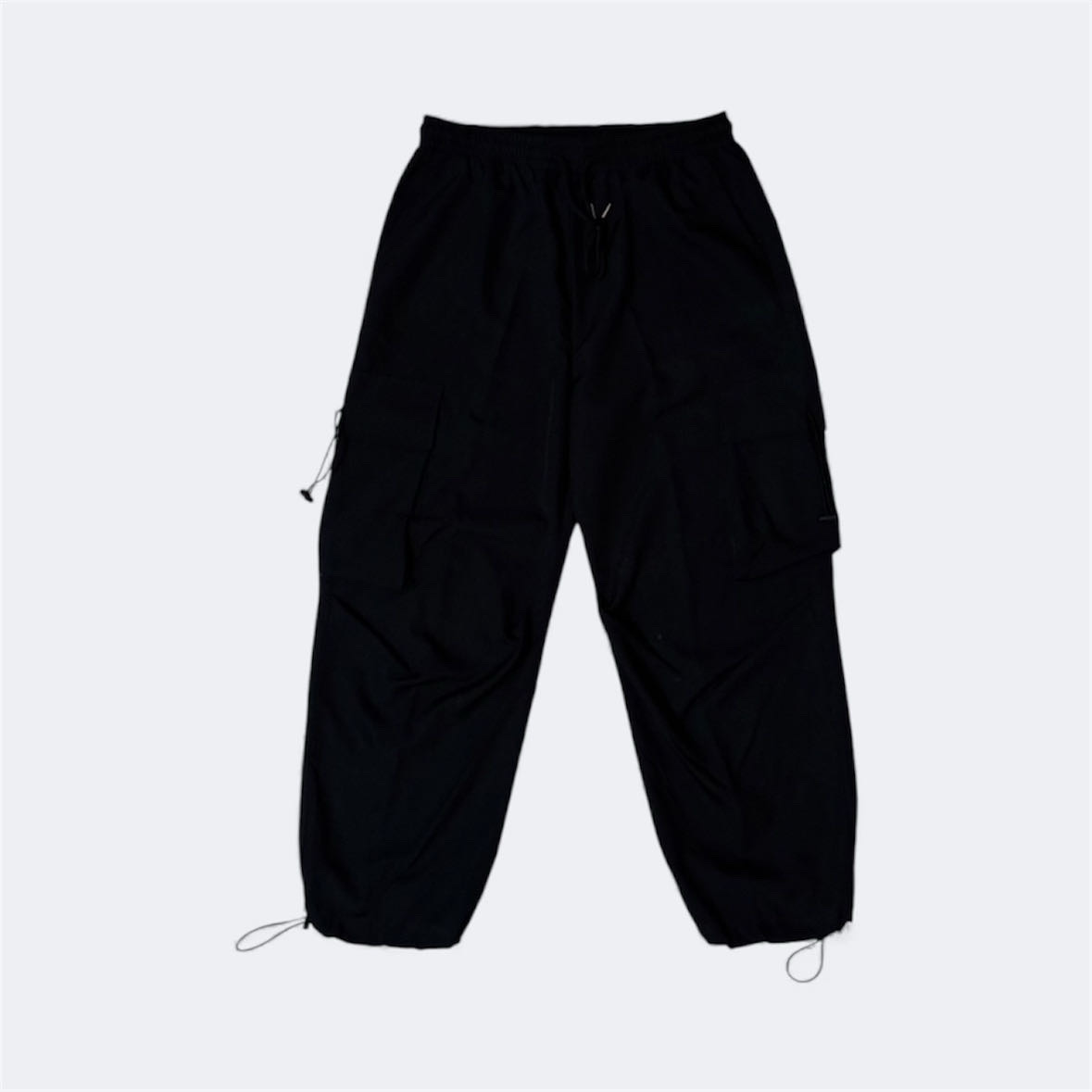 Shein — Black Utility Cargo Parachute Pants (المقاس M, مقبول)