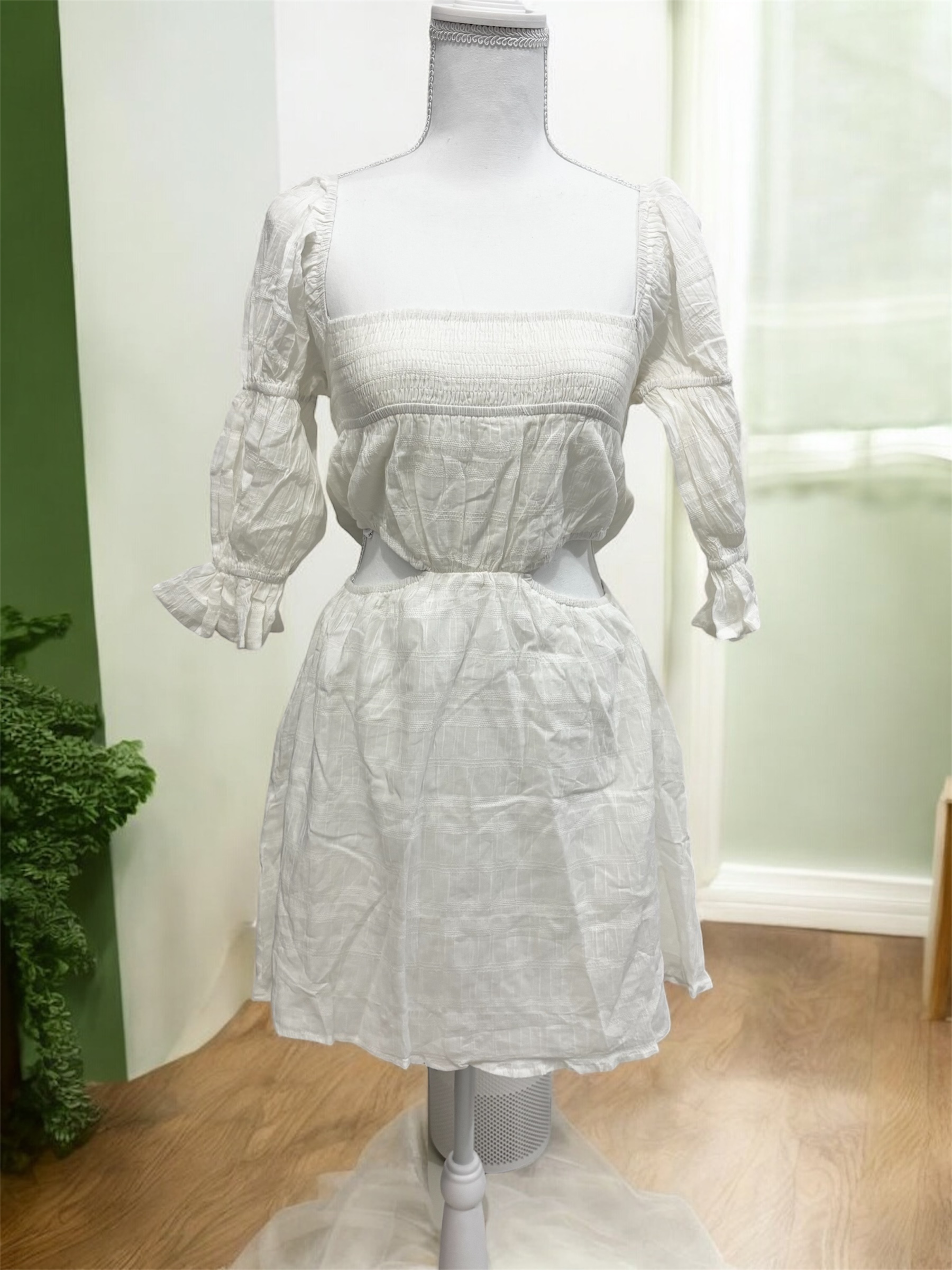 Other — SABO White Smocked Cut-Out Puff Sleeve Dress (Size S, Like new)