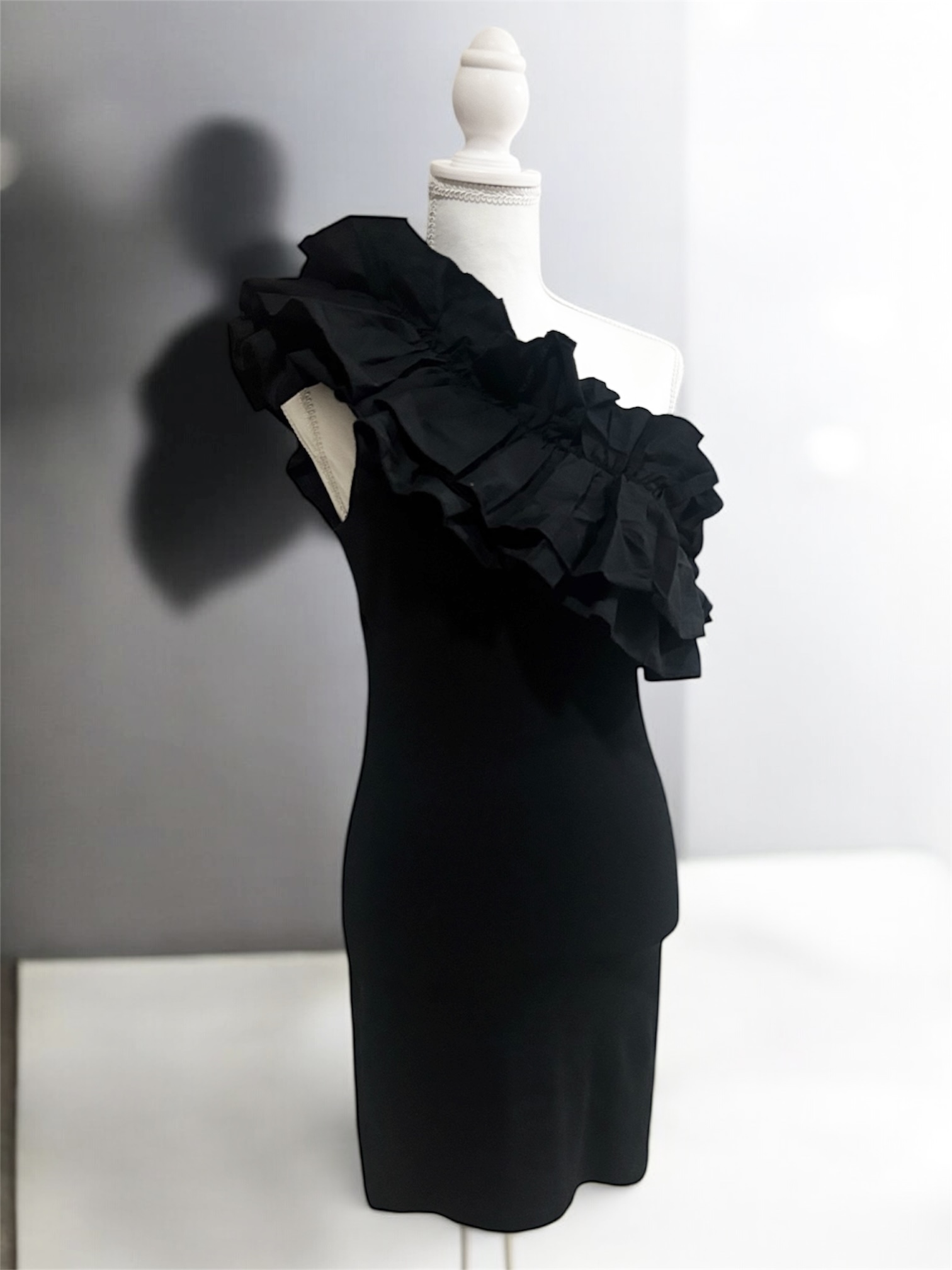 Zara — Black One-Shoulder Ruffle Cocktail Dress (Size M, Like new)