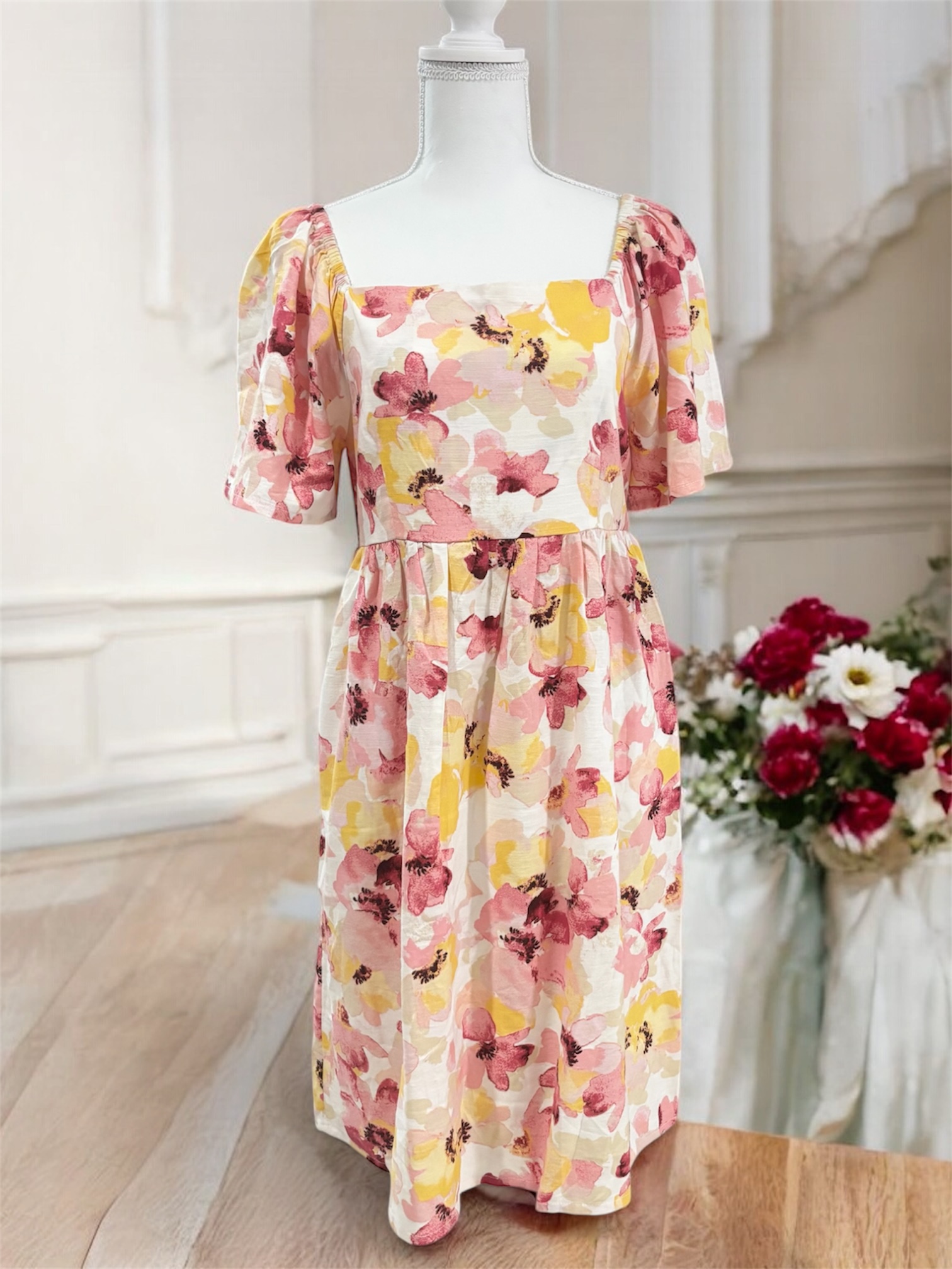 Other — Floral Print Square Neck Puff Sleeve Dress (Size M, Like new)
