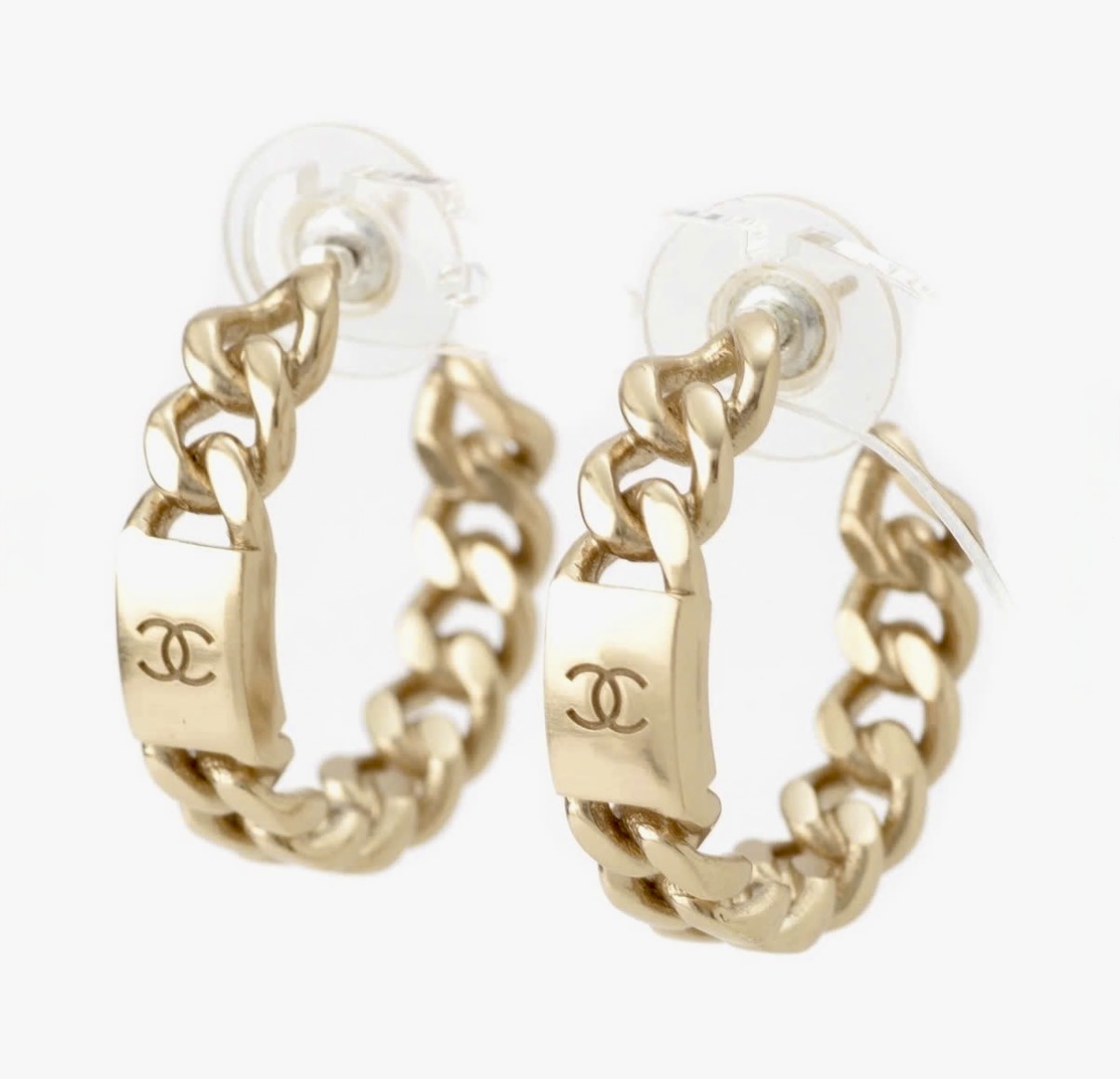 Chanel — Chanel earrings (Like new)