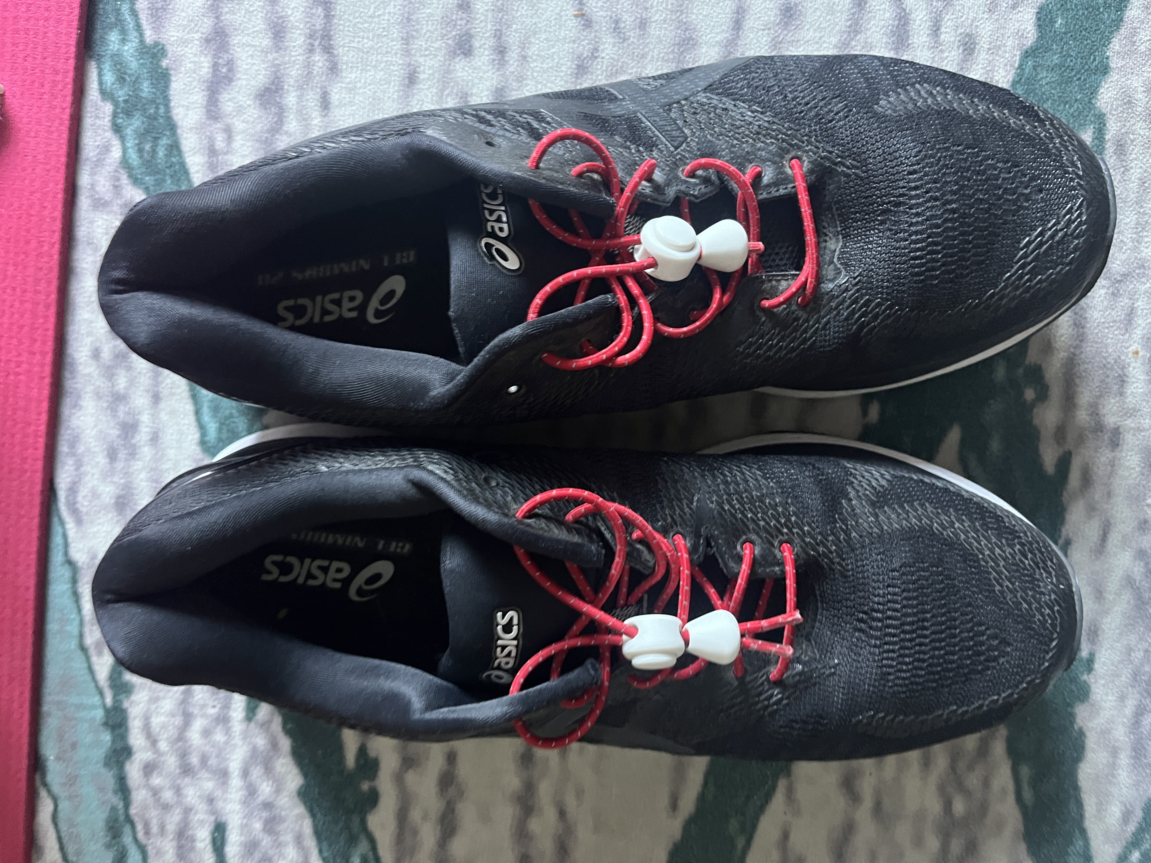 Asics — Asics Black Gel-Nimbus Running Sneakers (Like new)