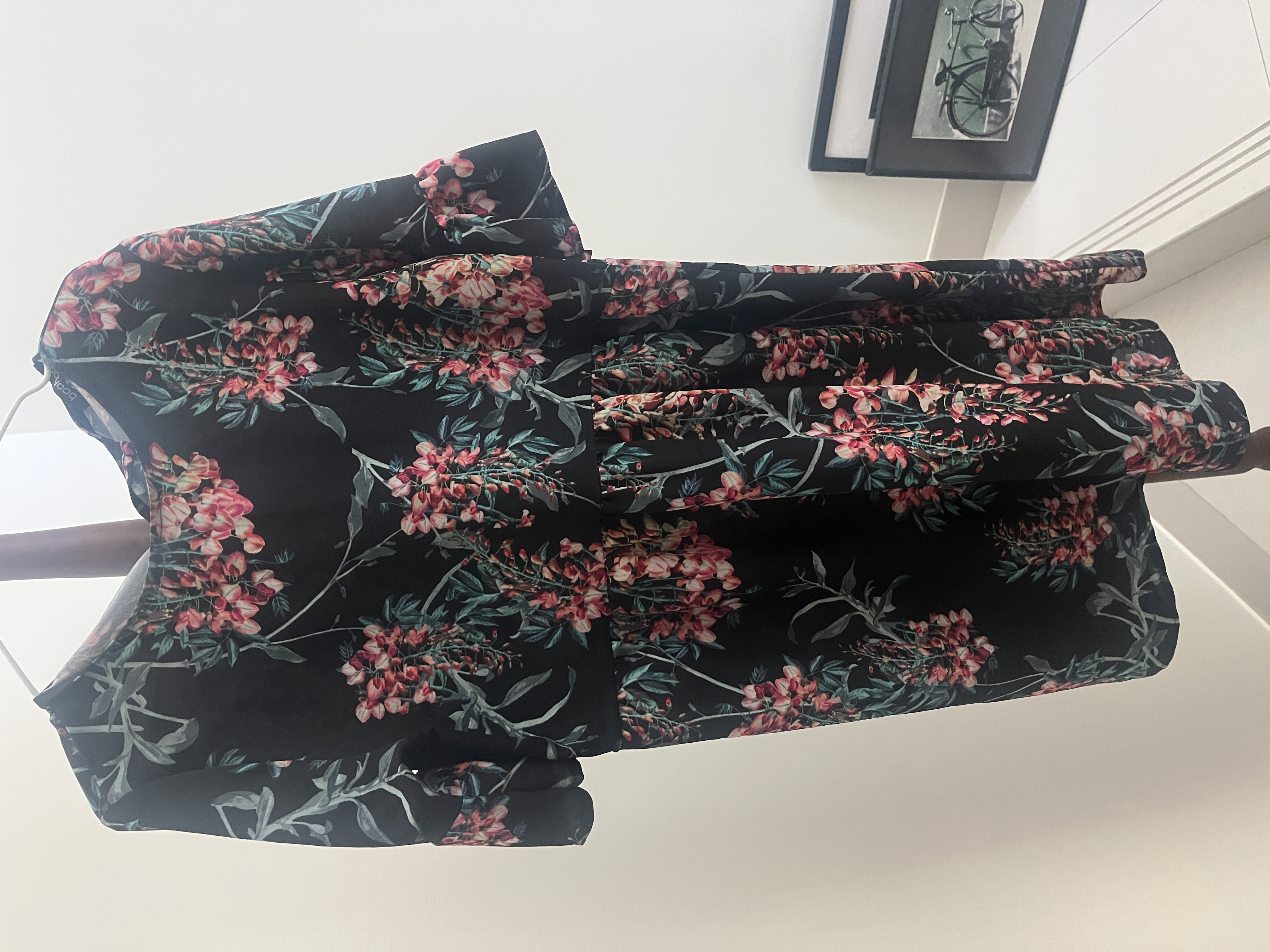 Boohoo — Boohoo Black Floral Print Dress (Size M, Like new)