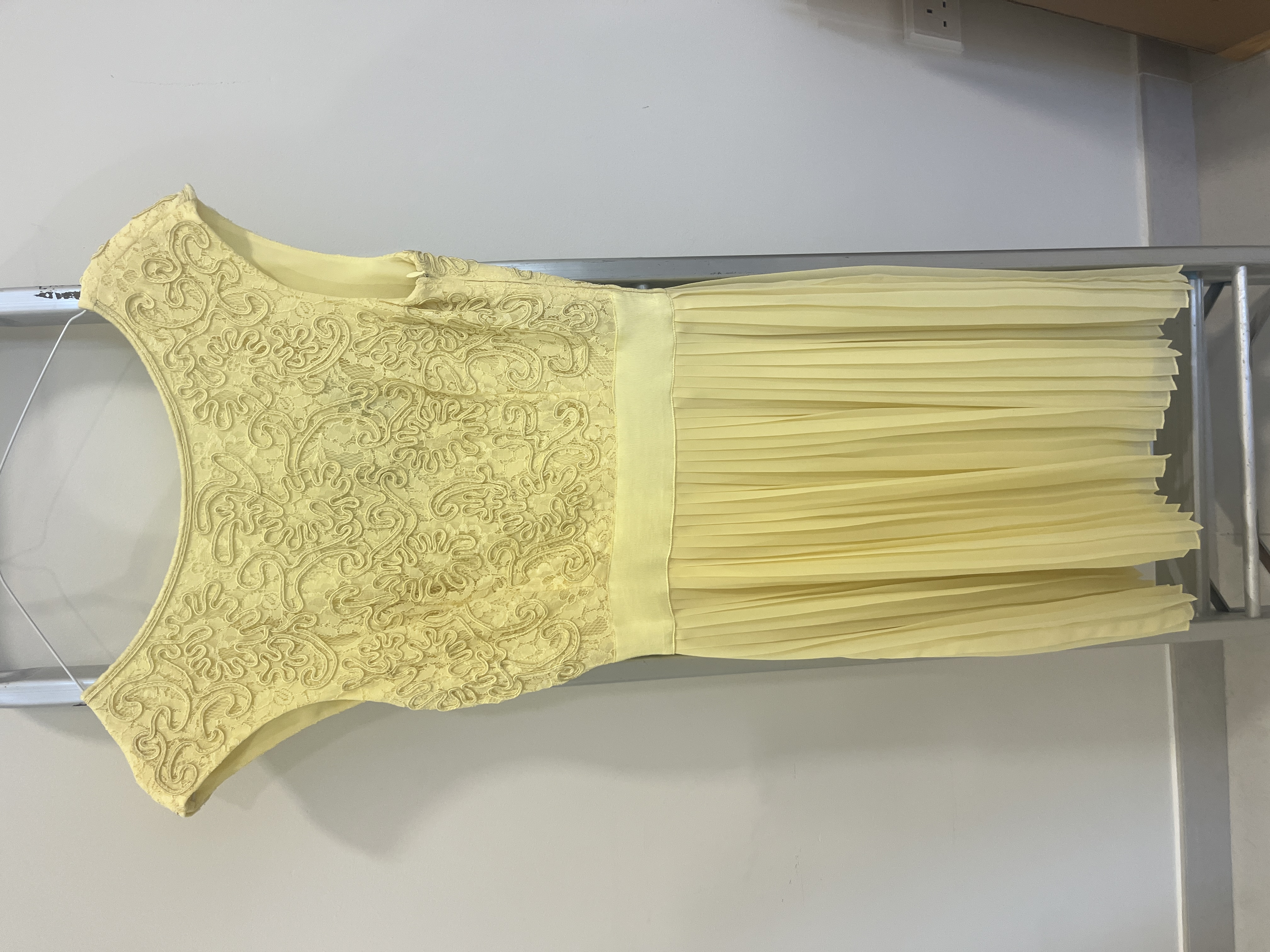 Ted Baker — Yellow Lace Bodice Pleated Dress (Like new)