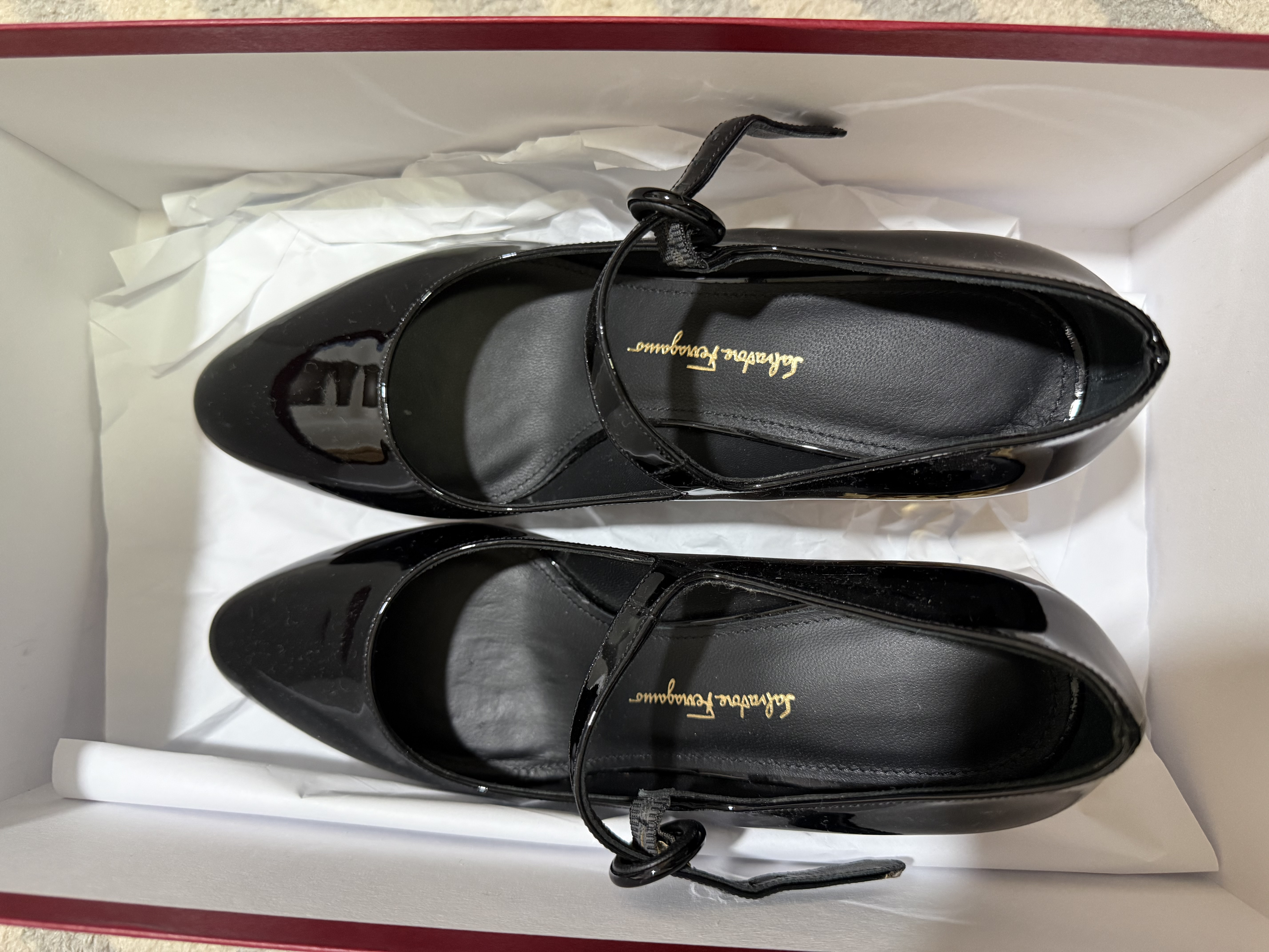 Salvatore Ferragamo — Salvatore Ferragamo Black Patent Mary Jane Heels (Like new)