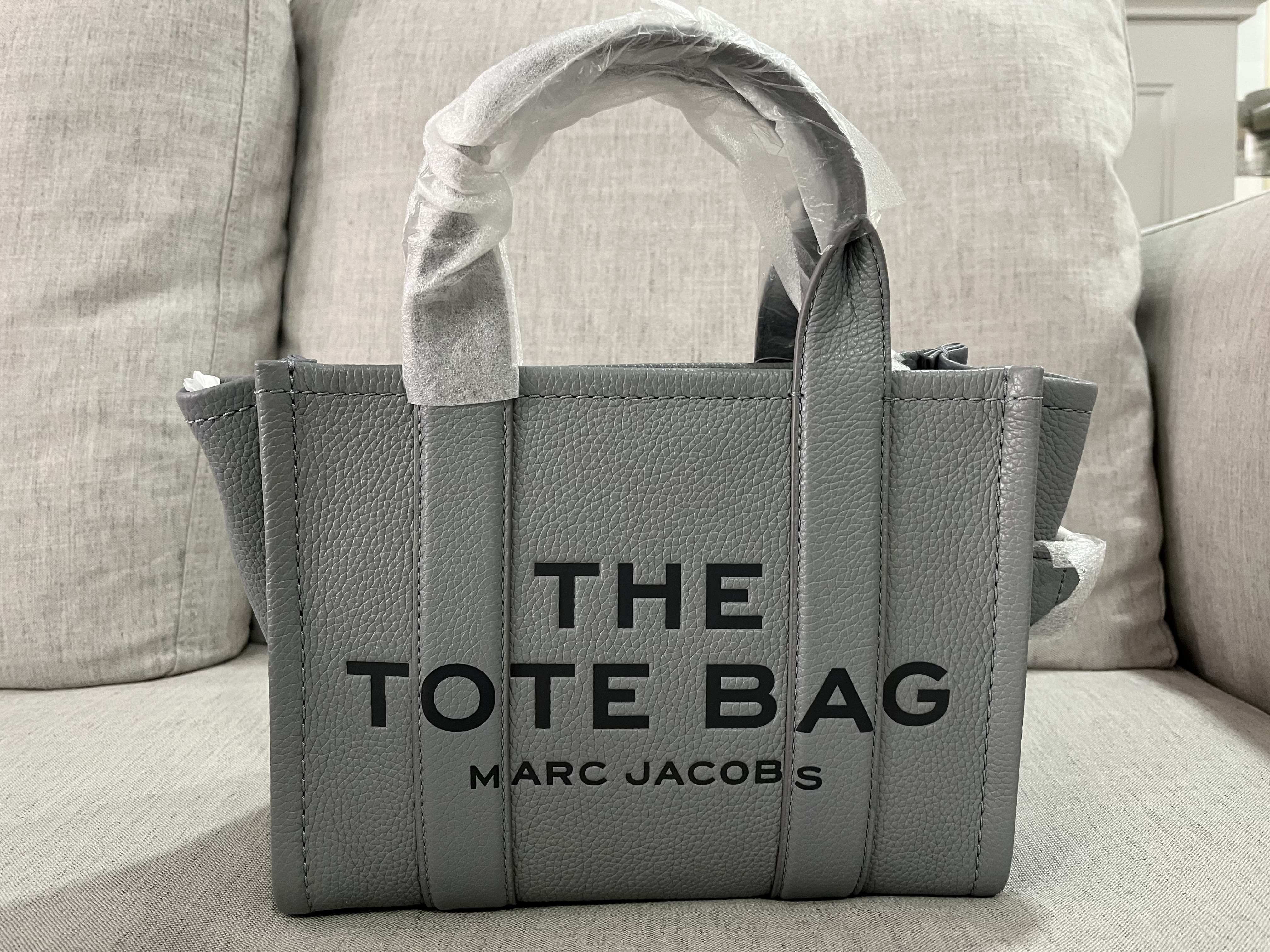 Marc Jacobs — Marc Jacobs The Leather Tote Bag - Grey (Size Small, New with tags)