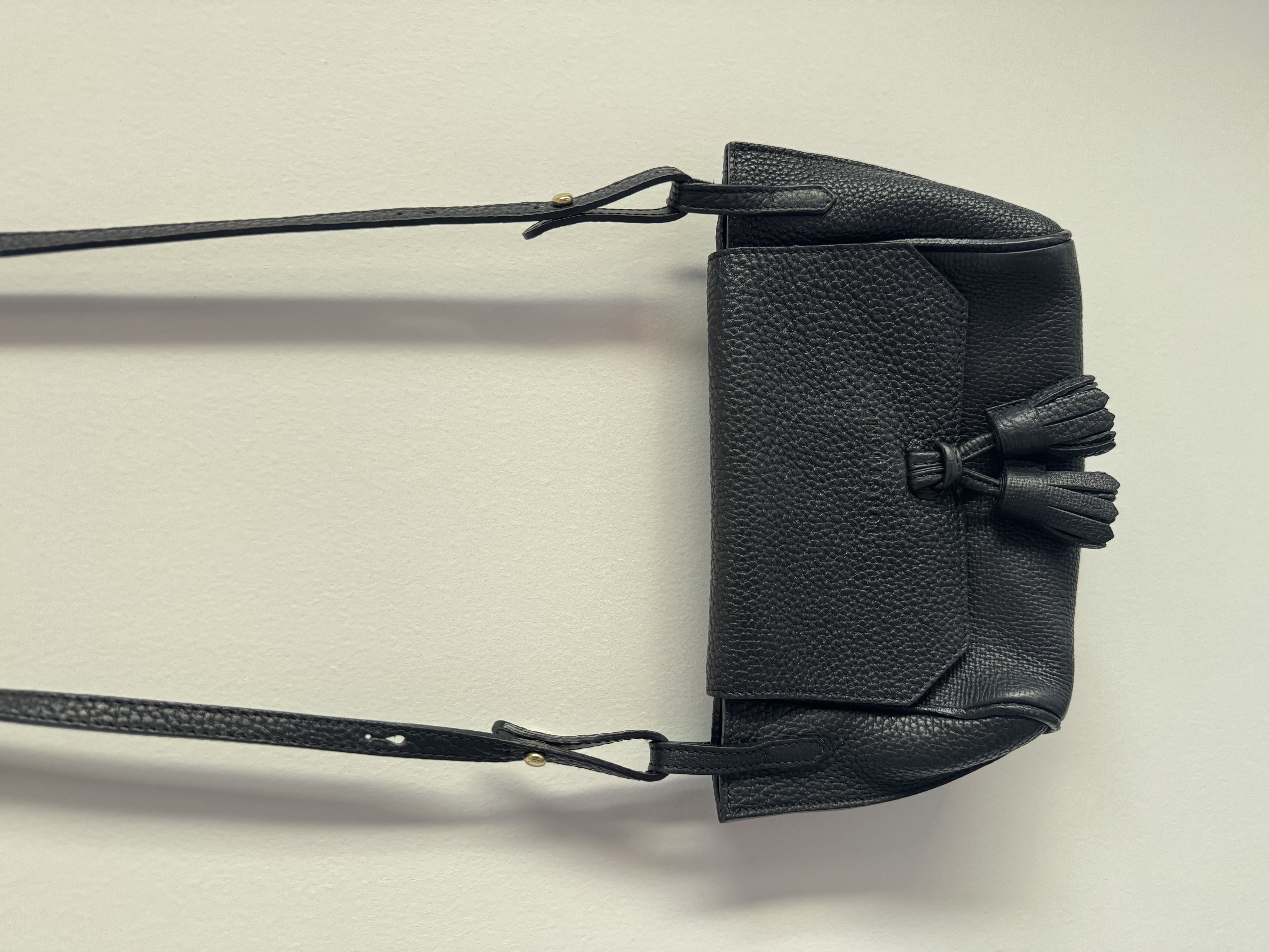 Longchamp — Longchamp Black Pebbled Leather Crossbody Bag (Good)