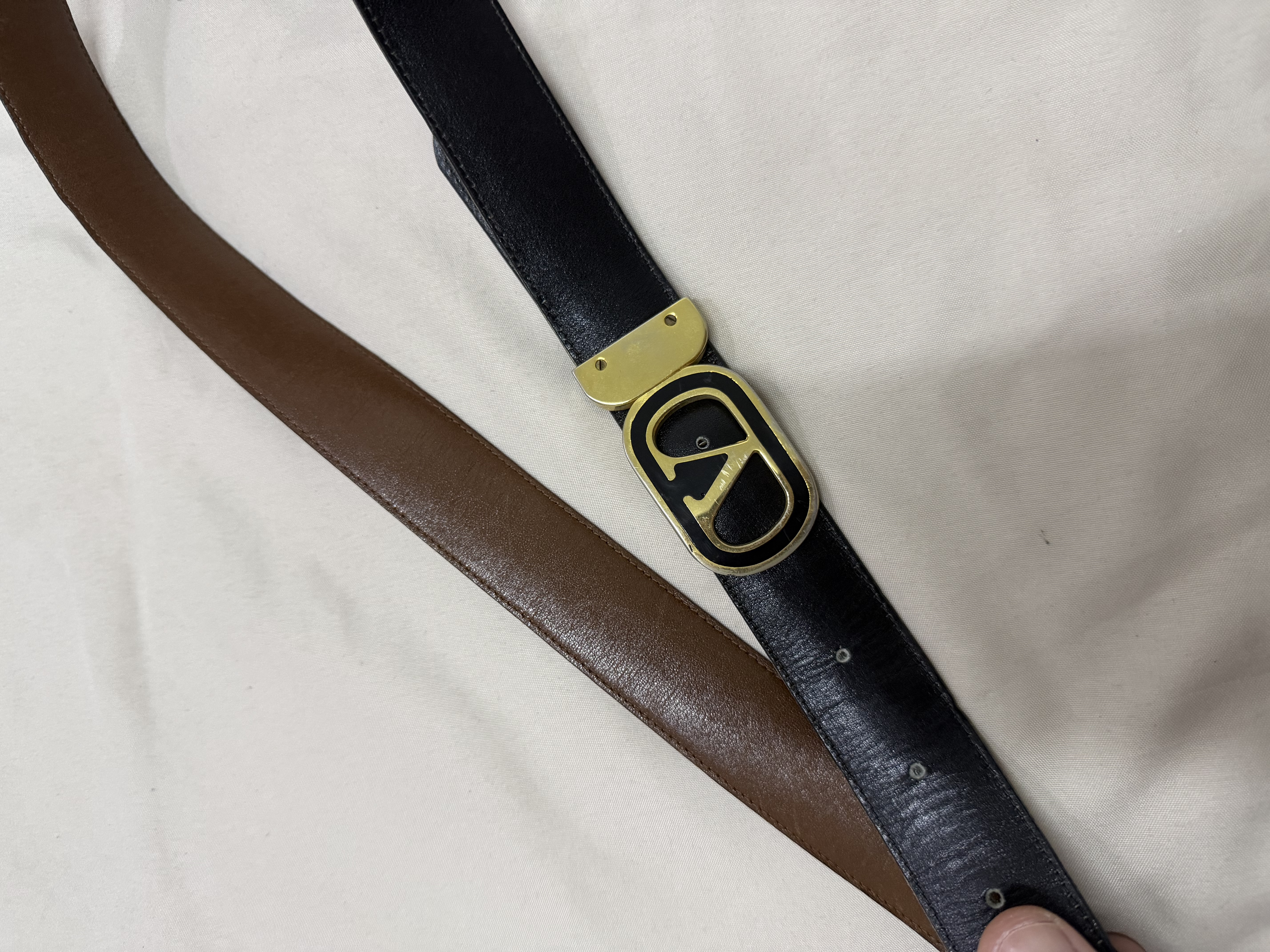 Valentino — Valentino Reversible VLogo Leather Belt (Size 110, Good)