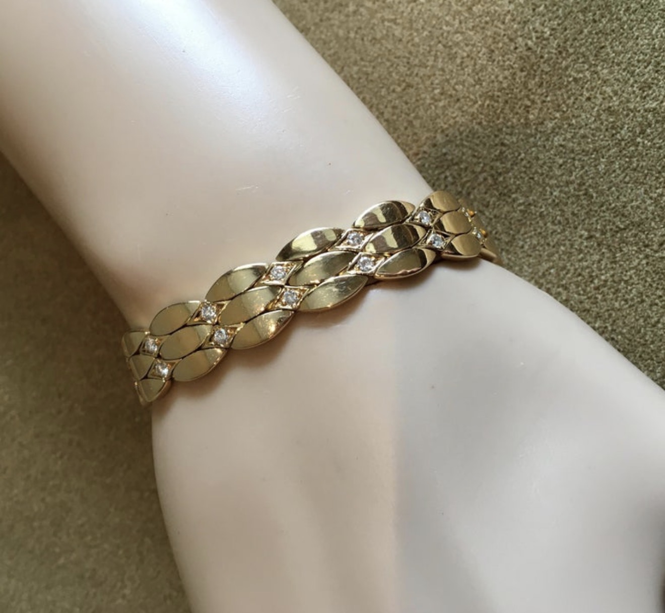 Cartier — Cartier 18k Gold & Diamond Bracelet (Like new)